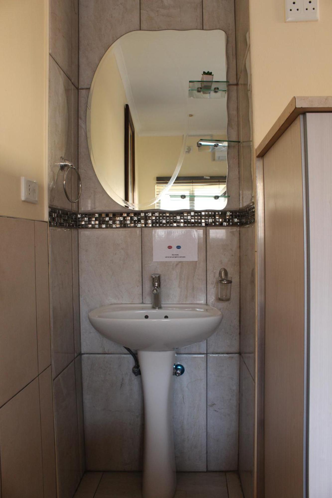 Esperanca Guesthouse Windhoek Ngoại thất bức ảnh