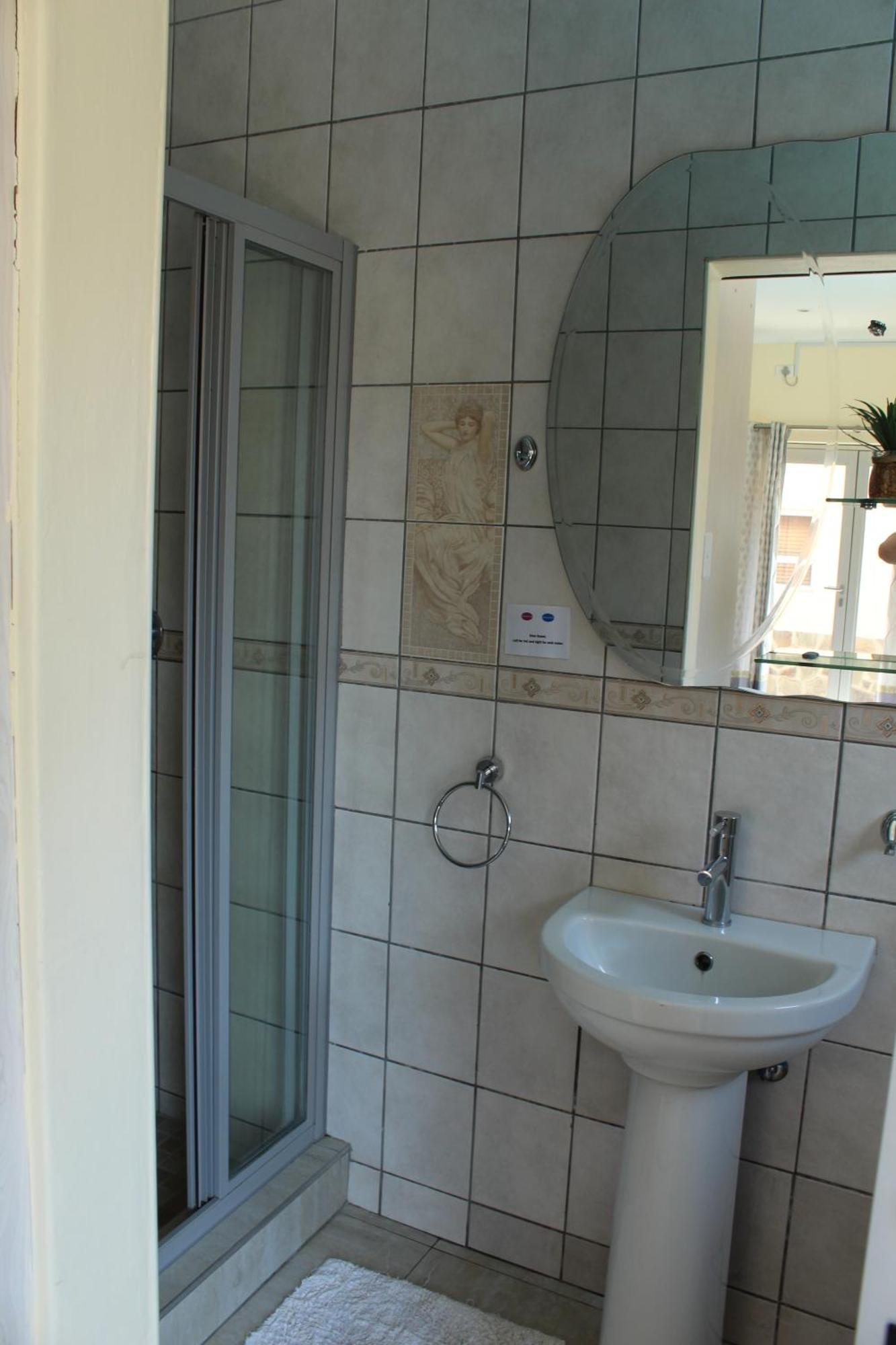 Esperanca Guesthouse Windhoek Ngoại thất bức ảnh