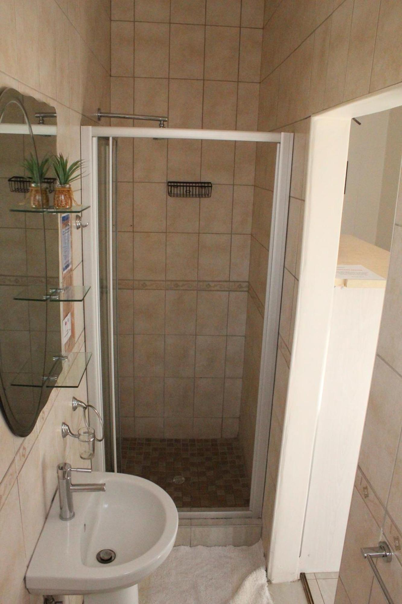 Esperanca Guesthouse Windhoek Ngoại thất bức ảnh