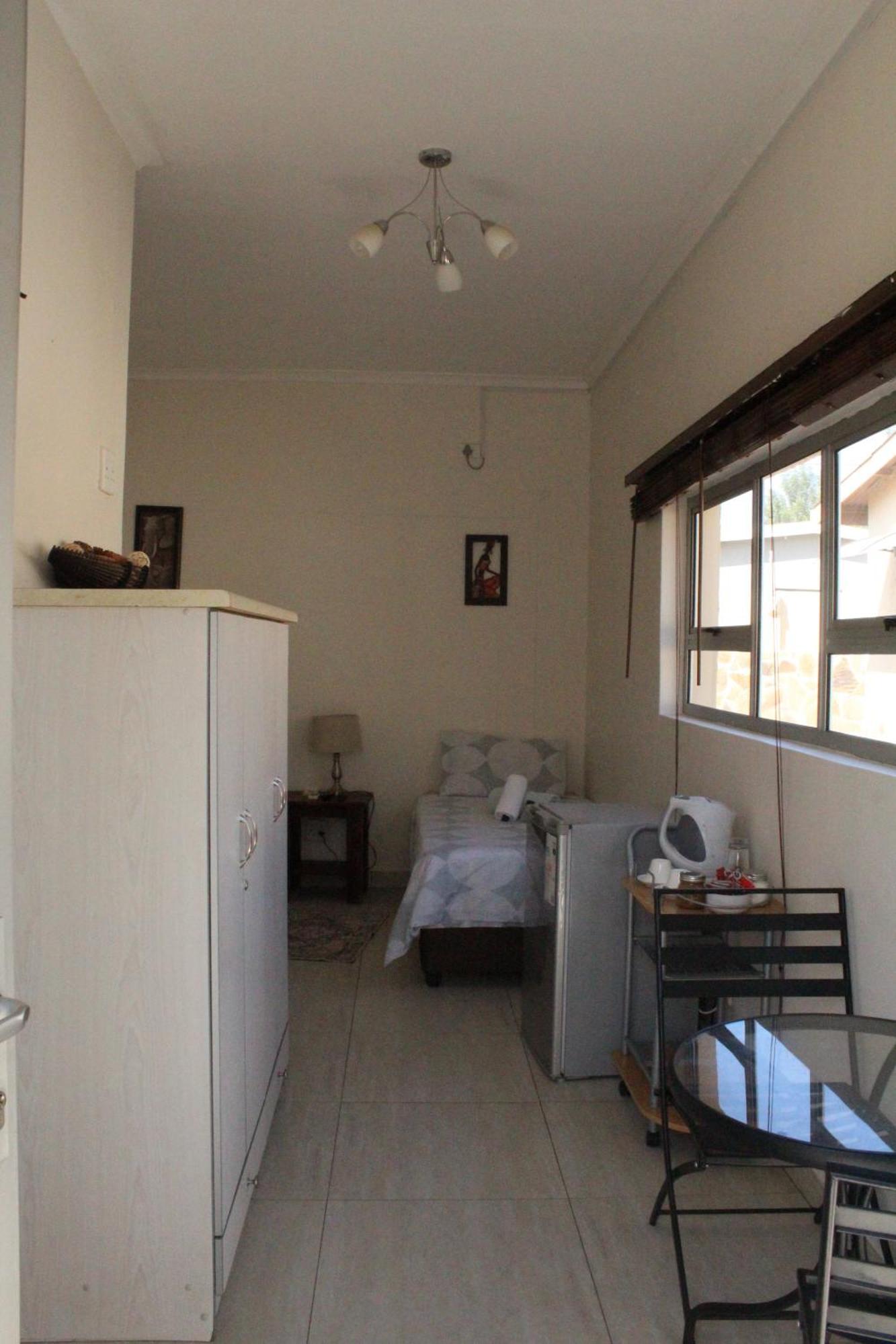 Esperanca Guesthouse Windhoek Ngoại thất bức ảnh