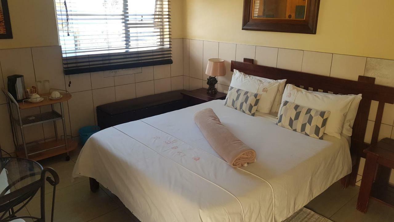 Esperanca Guesthouse Windhoek Ngoại thất bức ảnh